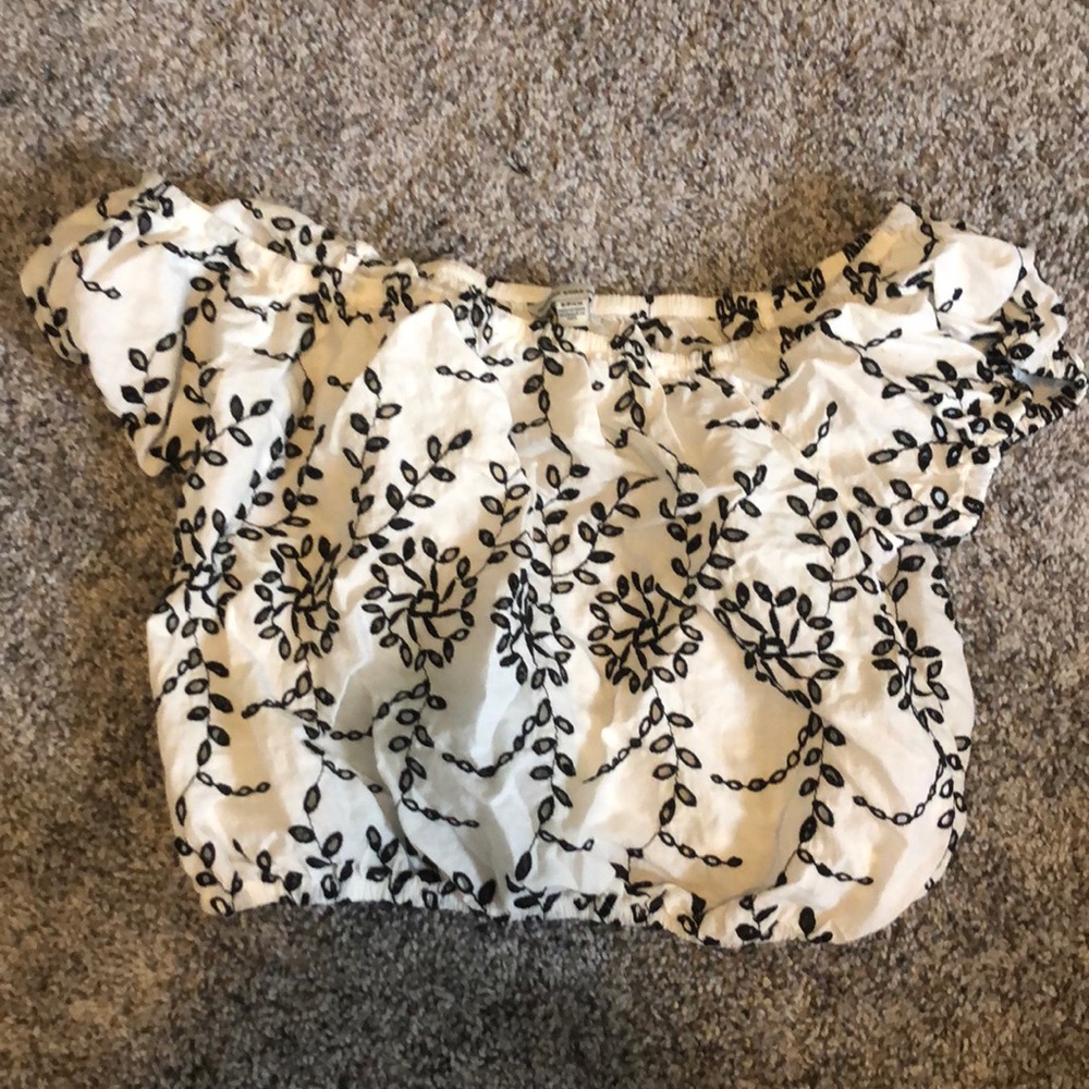 crop top never worn
